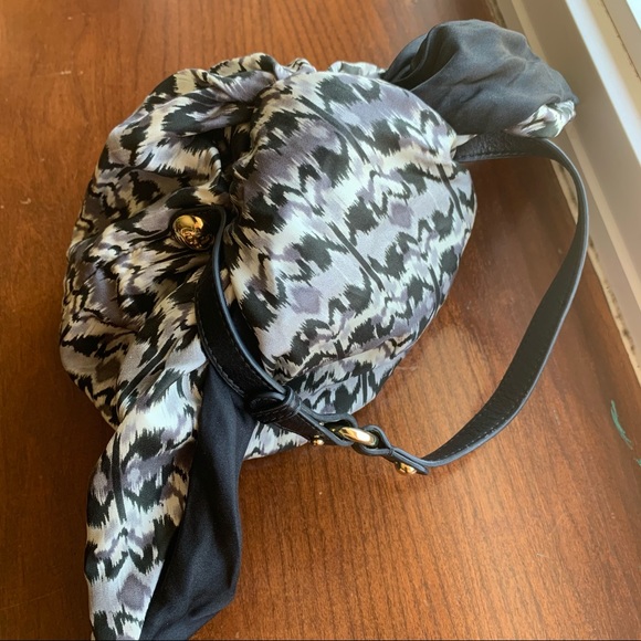 UGG Heart Patterned Tie Bag/Purse - Picture 5 of 9